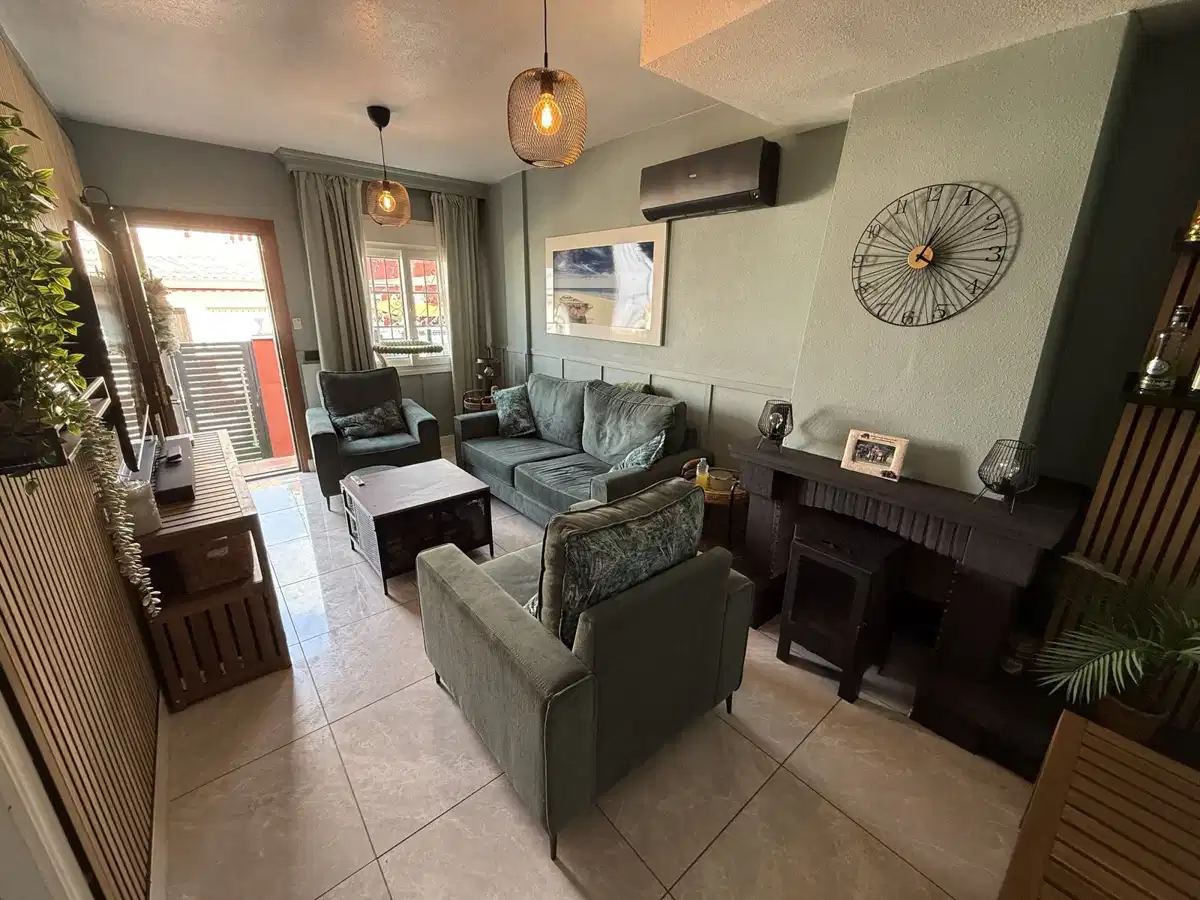3 bedrooms, 2 bathrooms House in Villamartin thumb 16