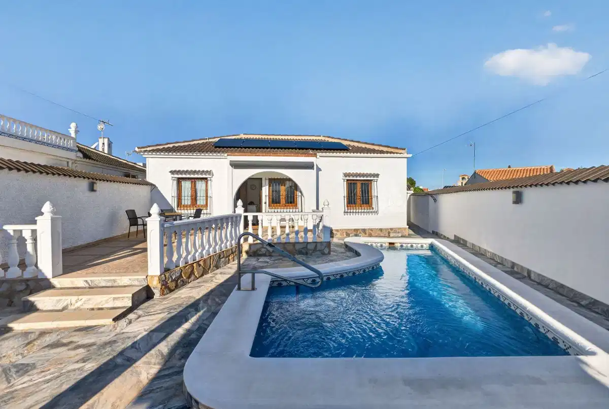 3 bedrooms, 2 bathrooms Villa in Torrevieja