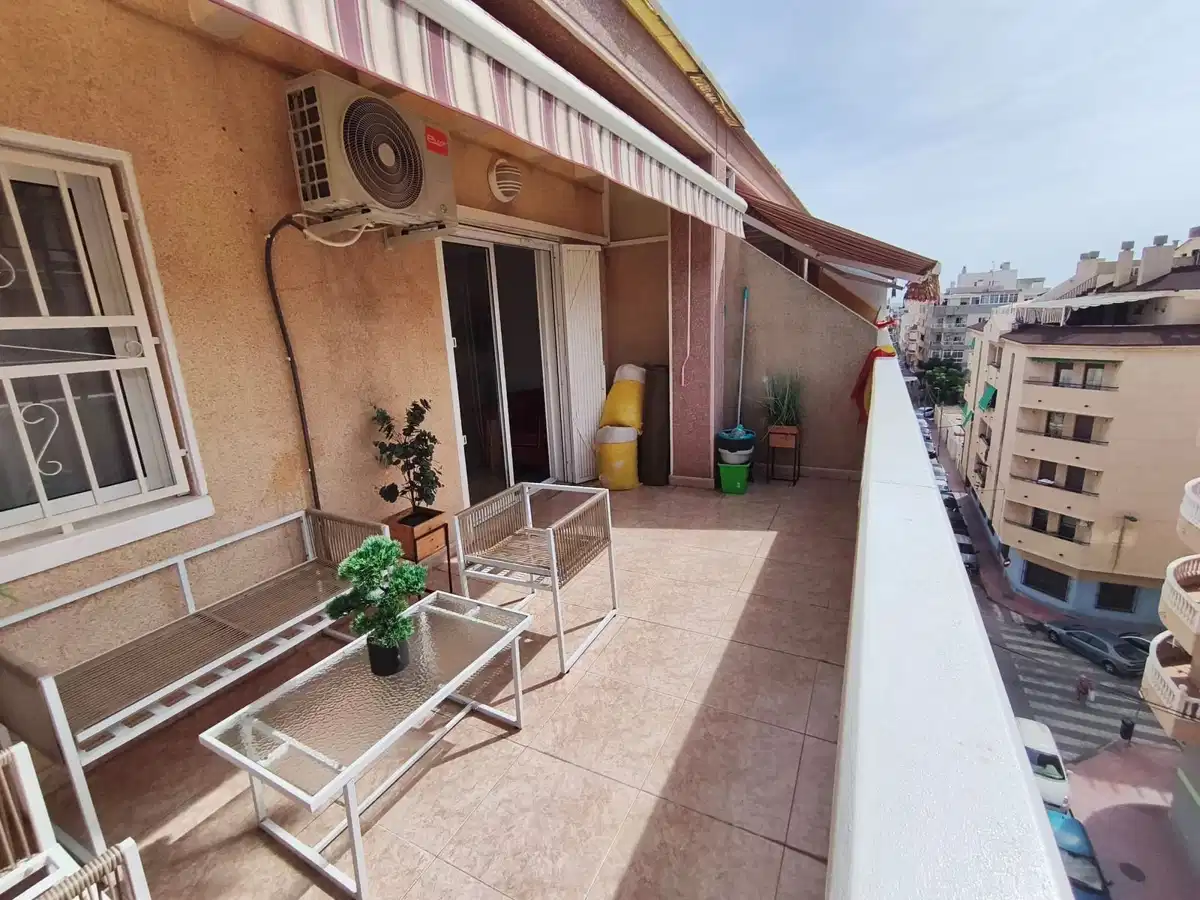 2 bedrooms, 1 bathrooms Penthouse in Torrevieja