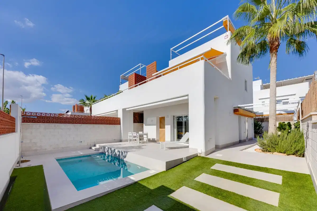 3 bedrooms, 3 bathrooms Villa in Pilar de la Horadada