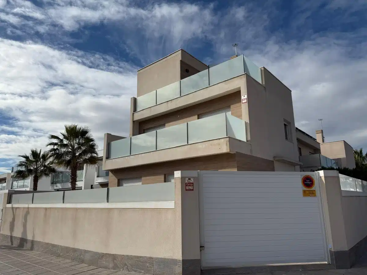 4 bedrooms, 2 bathrooms Villa in Pilar de la Horadada