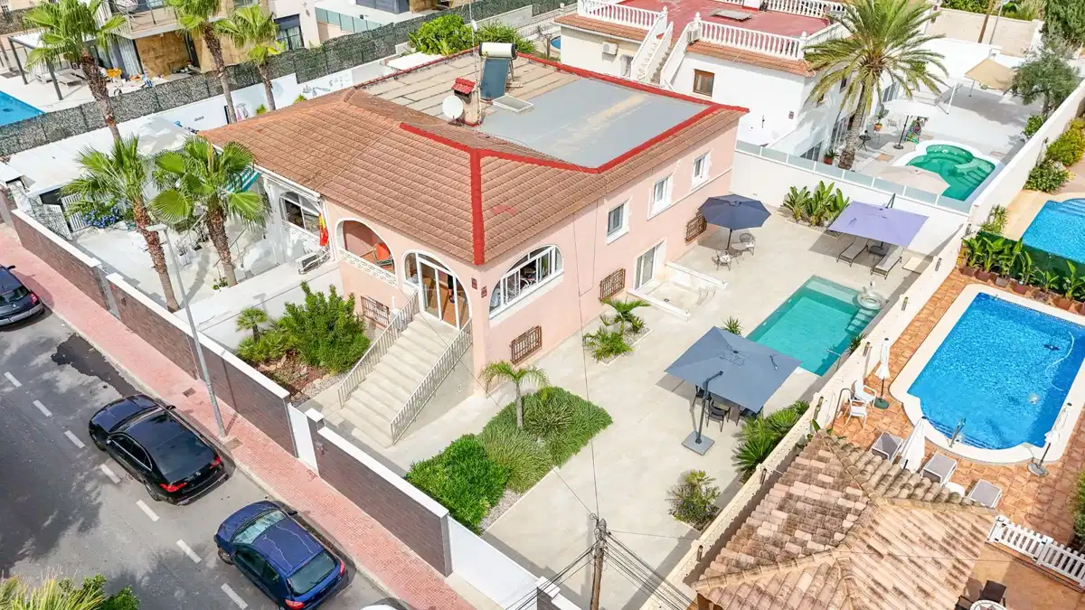 3 bedrooms, 2 bathrooms House in Punta Prima