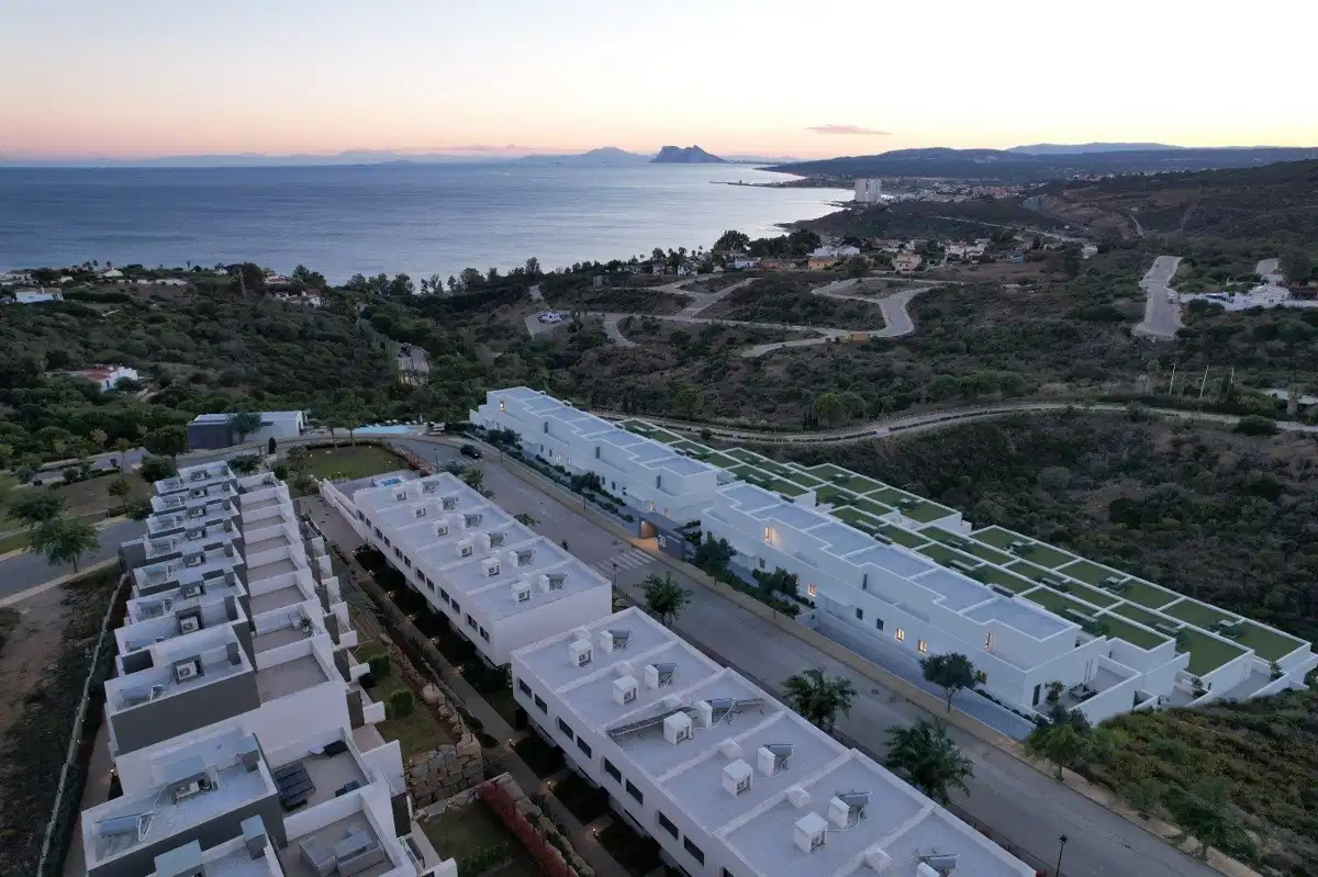 4-Bedroom, 3-Bathroom Townhouse with Sea Views and Spacious Terraces in Manilva