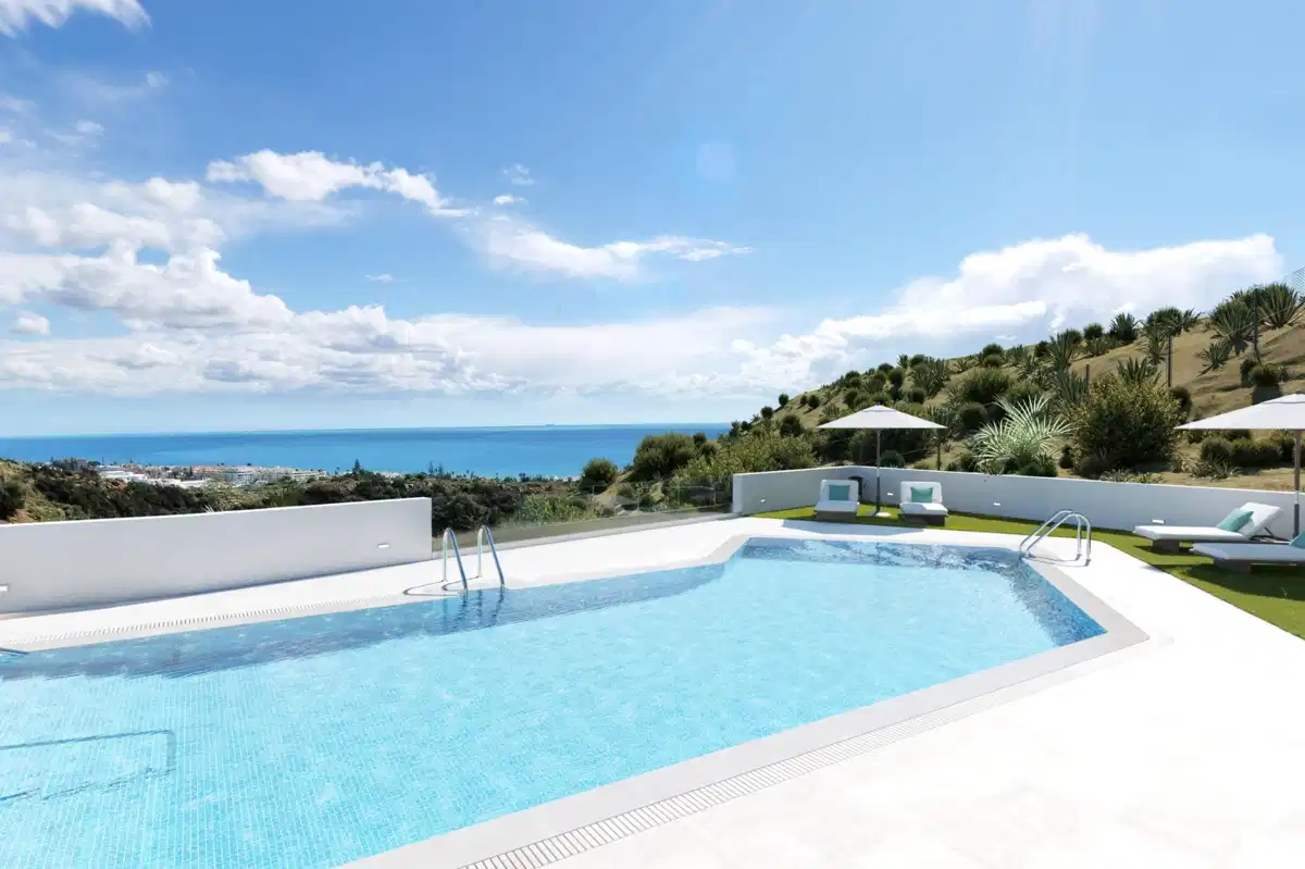 3-Bedroom, 2-Bathroom Apartment with Panoramic Sea Views in Rincón de la Victoria