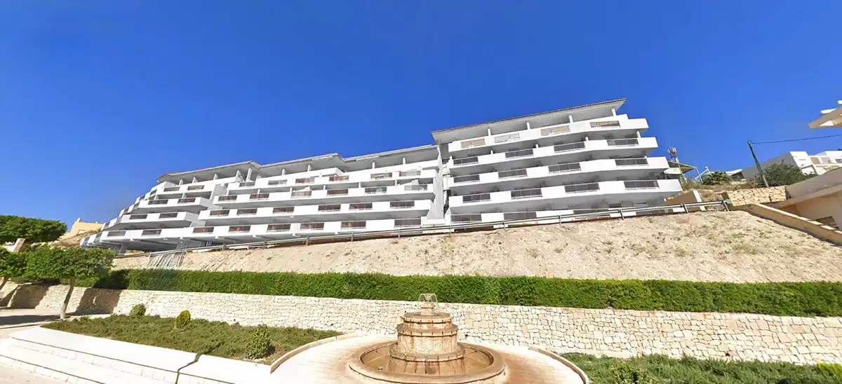 3-Bedroom, 2-Bathroom Penthouse with Panoramic Mountain Views in Relleu