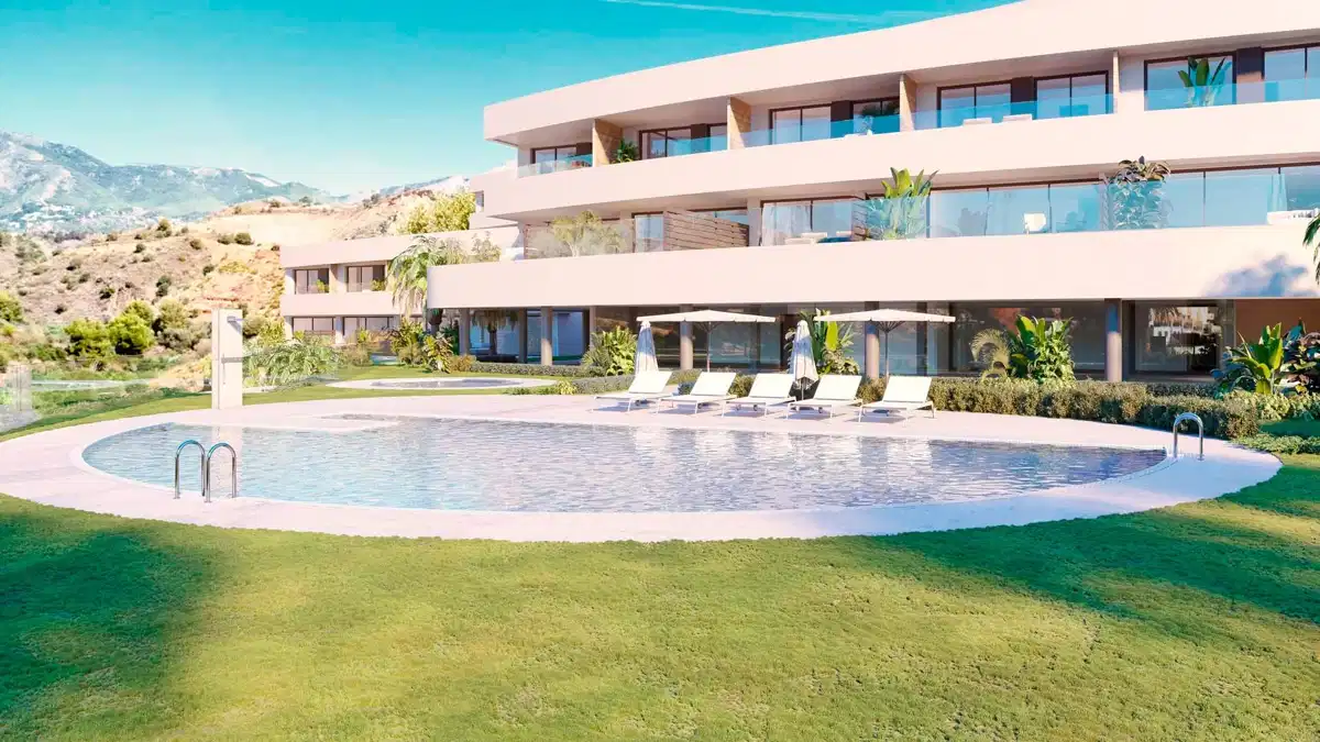 3-Bedroom, 2-Bathroom Townhouse with Sea Views and Private Garden near Fuengirola