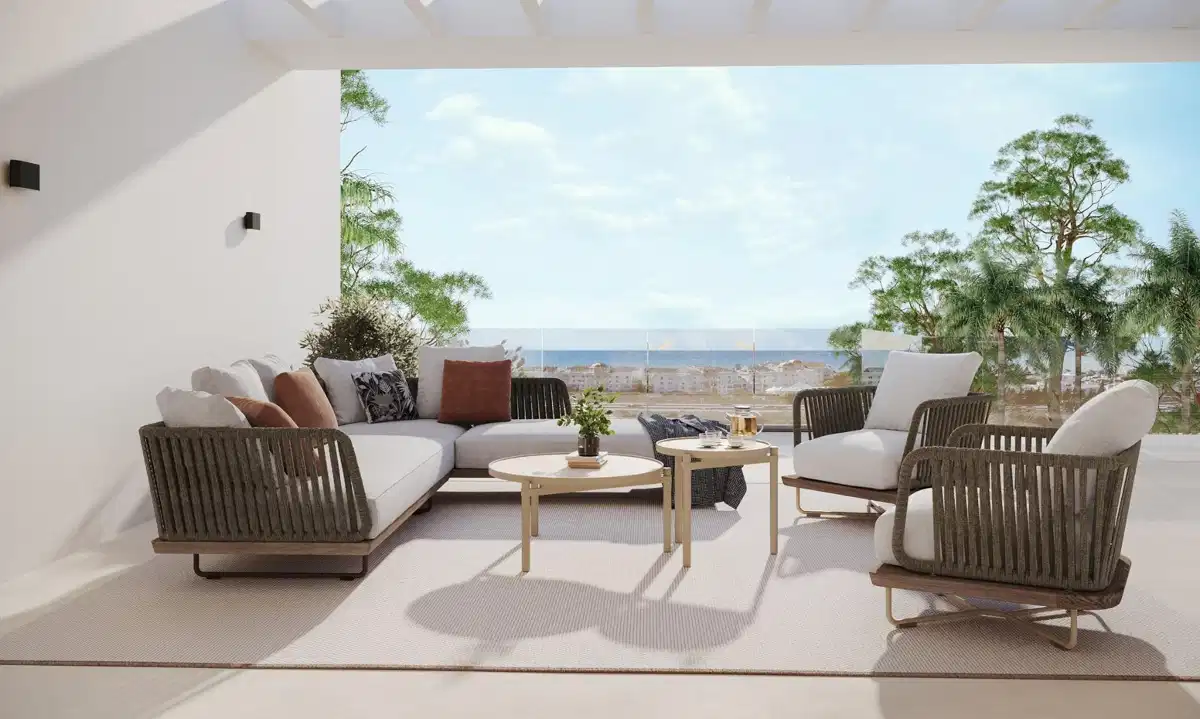 3-Bedroom, 2-Bathroom Apartment with Sea Views and Security Near Estepona