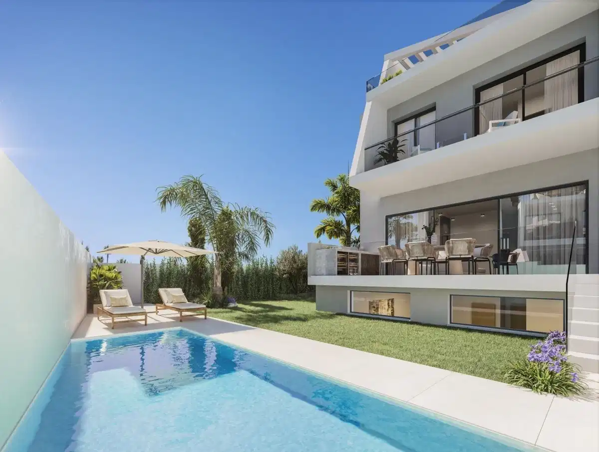 3-Bedroom, 4-Bathroom Semidetached Villas in Prestigious Los Flamingos, Estepona