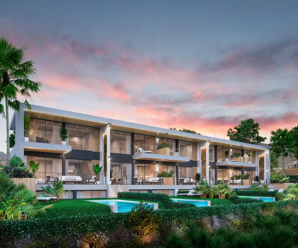 4-Bedroom, 3-Bathroom Town House in Nueva Andalucía with Premium Amenities