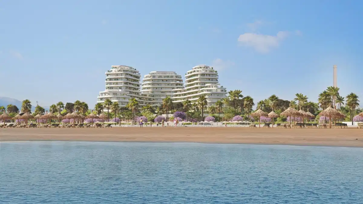 3-Bedroom, 2-Bathroom Beachfront Apartment with Panoramic Sea Views in Málaga City