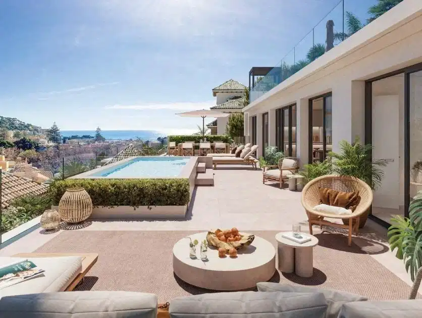 4-Bedroom, 4-Bathroom Apartment with Panoramic Views and Historic Architecture in El Limonar, Malaga
