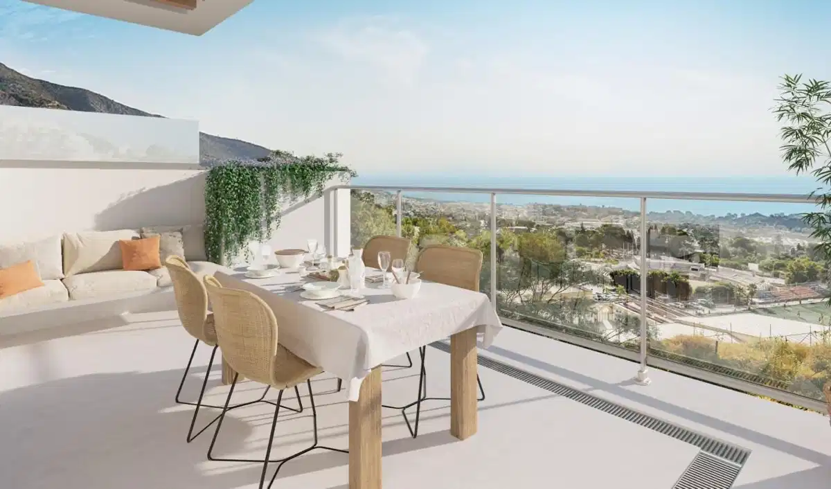 3-Bedroom, 2-Bathroom Penthouse with Panoramic Sea Views in Benalmádena Pueblo