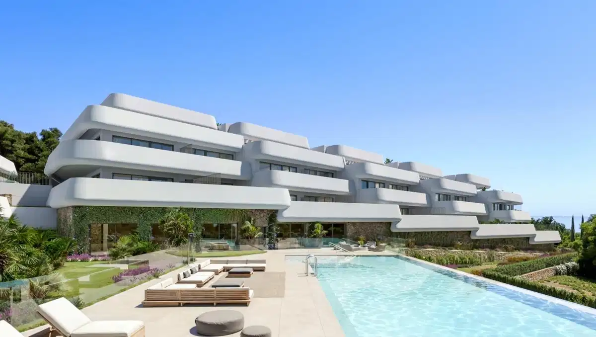 3-Bedroom, 2-Bathroom Ground Floor Apartment with Panoramic Sea and Golf Views in Casares Golf