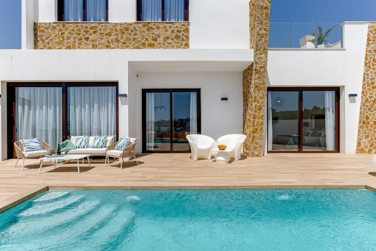 3-Bedroom, 2-Bathroom Modern Villa with Private Garden and Pool in Balcon de Finestrat