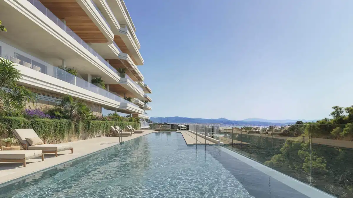 3-Bedroom, 2-Bathroom Ground Floor Apartment with Sea Views in Torremolinos