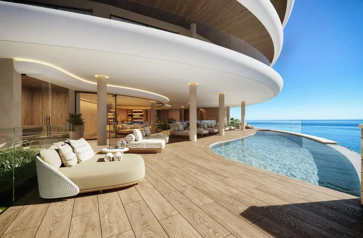 3-Bedroom, 3-Bathroom Luxury Sea View Apartment 100m from the Beach in Carvajal, Fuengirola