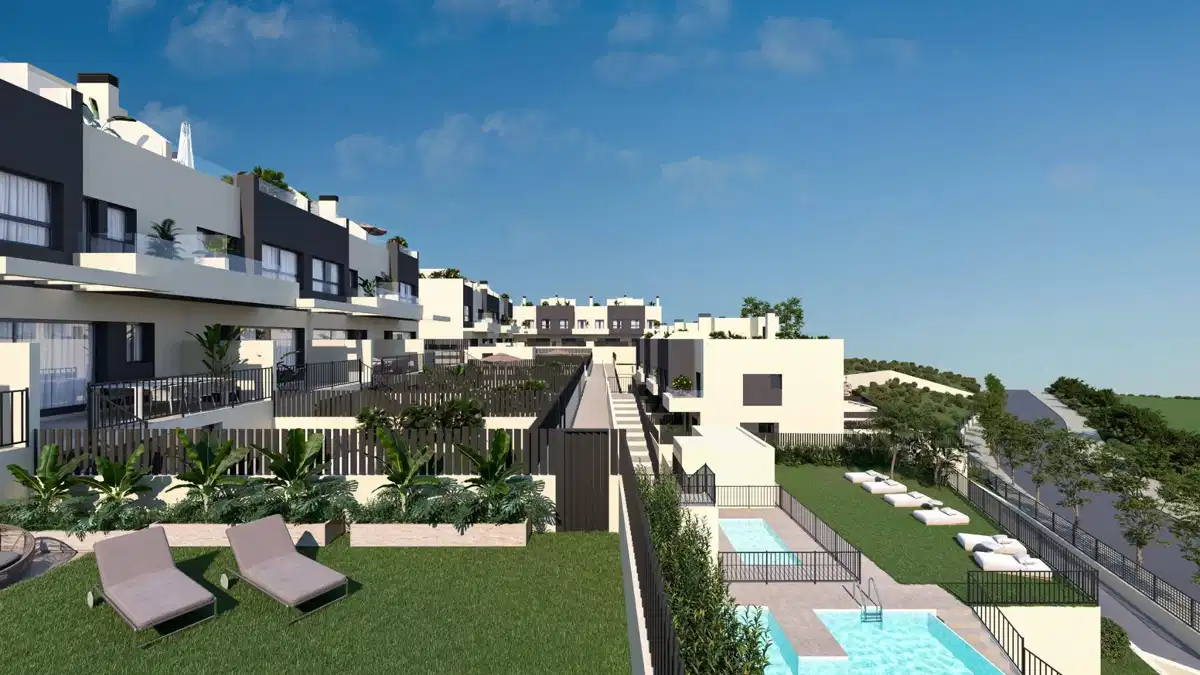 4-Bedroom, 3-Bathroom Townhouse Just 800m from the Beach in Torre del Mar