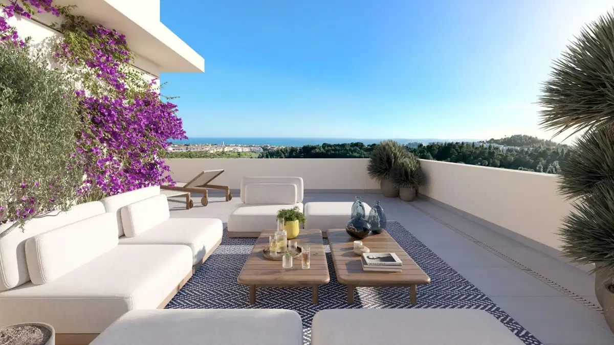 3-Bedroom, 2-Bathroom Penthouse with Panoramic Terraces and Modern Amenities in Mijas Costa
