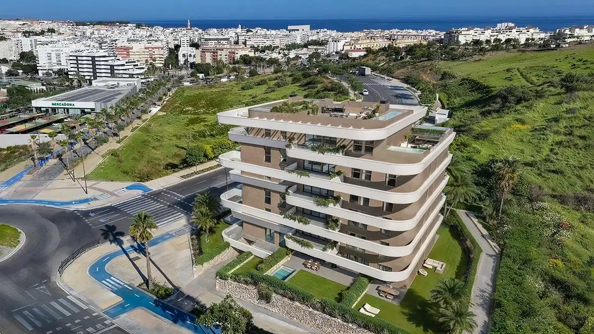 3-Bedroom, 2-Bathroom Contemporary Apartments with Rooftop Pool in Las Mesas, Estepona