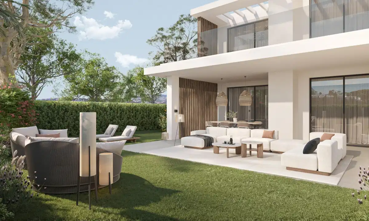 4-Bedroom, 3-Bathroom Ground Floor Apartment with Sea Views and Luxury Amenities Near Estepona
