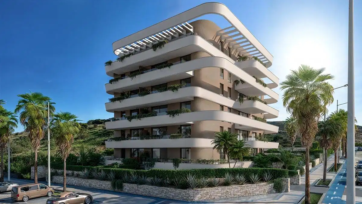 3-Bedroom, 2-Bathroom Penthouse with Rooftop Pool and Sea Views in Las Mesas, Estepona